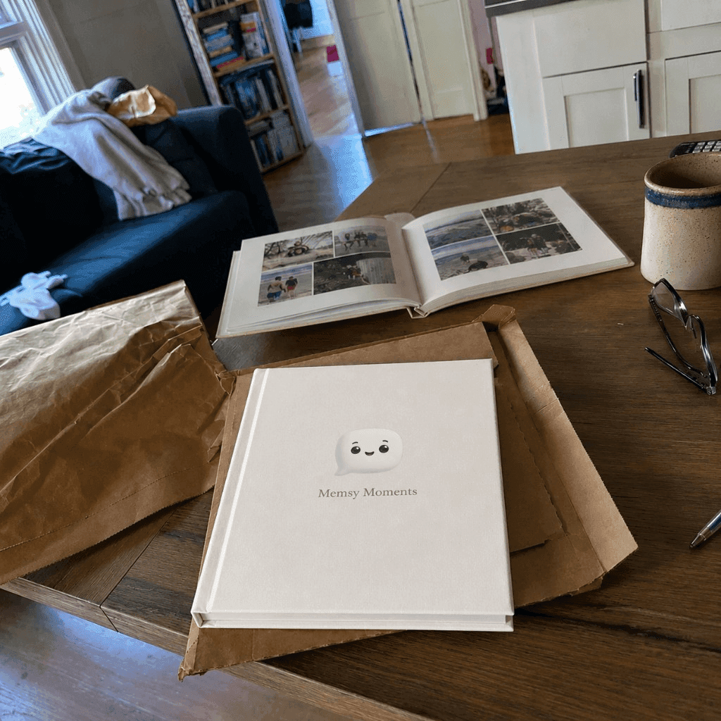 Foto von Renate M. mit dem Memsy-Buch